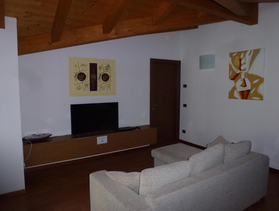 Apartmán Casa Marck Maccagno Exteriér fotografie